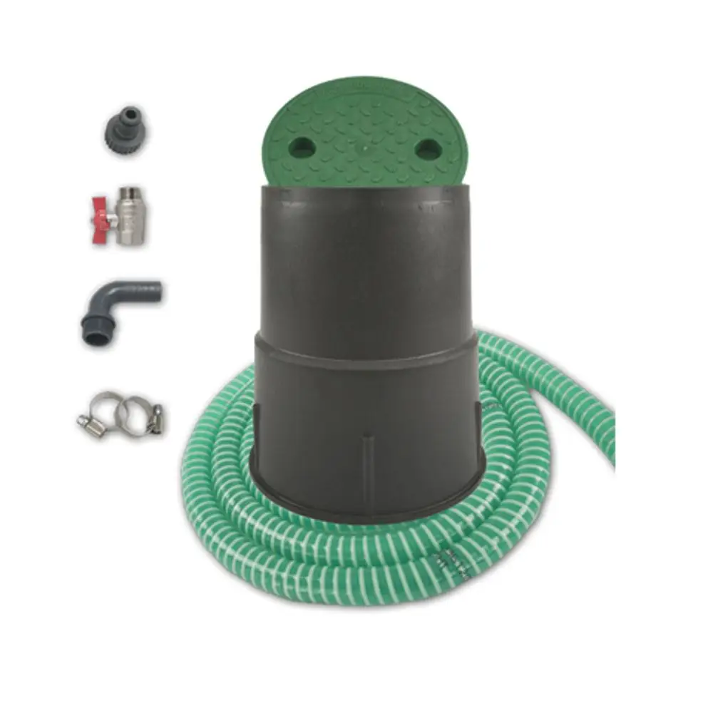 Tauchpumpe mit einem Schlauch, Montageschläuchen und Zubehör zur Gartenbewässerung. Das Produkt ist von der Marke Roth.